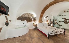 Romantic Loft With Jacuzzi In The Castle